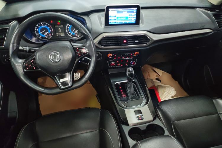 Used Dongfeng Fengon S560 2019 1.8L CVT Elite Model Center Console