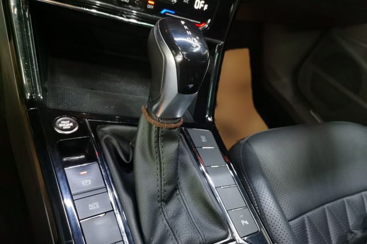 Used Volkswagen Passat 2021 330TSI Luxury Edition Gear Lever