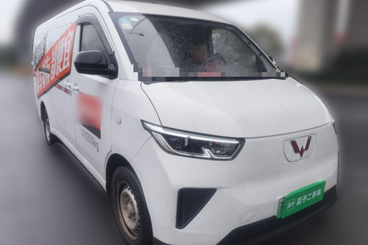 Used Wuling Yangguang 2024 300km Range Practical Window-Sealed Version 60kW Front Right 45 Deg