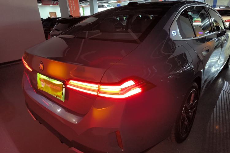Used BMW i5 2024 eDrive 35L Luxury Model with M Sport Package
