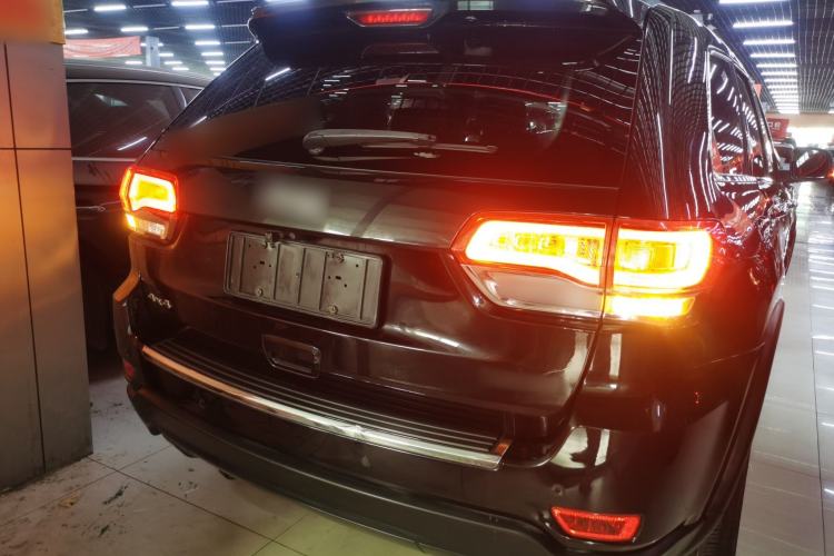 Used Jeep Grand Cherokee 2014 3.0L Comfort Navigation Edition Rear