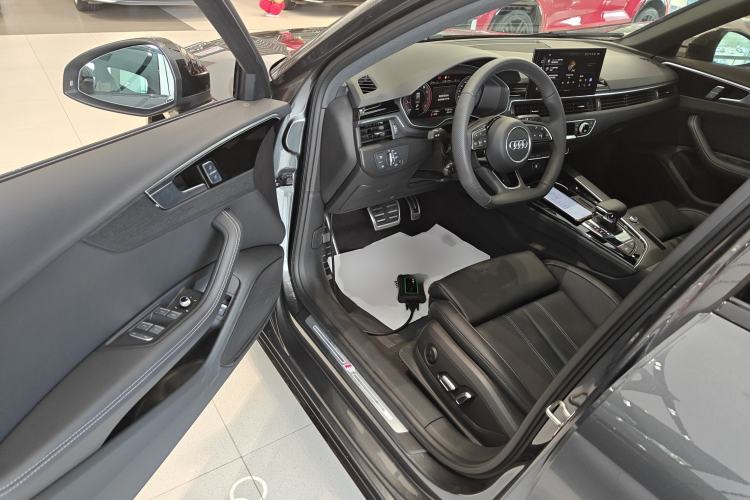 Used Audi A4L 2024 40 TFSI Luxury Dynamic Edition
