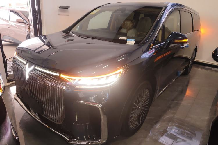 Used VOYAH Dream 2025 PHEV Four-Wheel Drive Excellence Kunpeng Edition