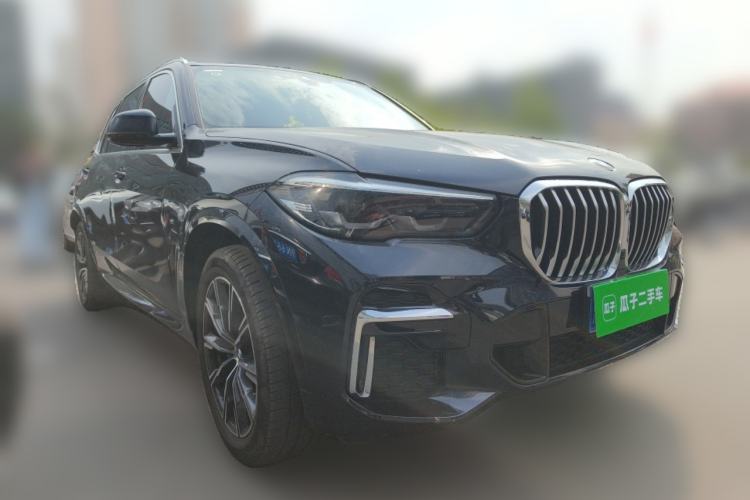 Used BMW X5 2022 Restyled xDrive 30Li M Sport Package Front Right 45 Deg