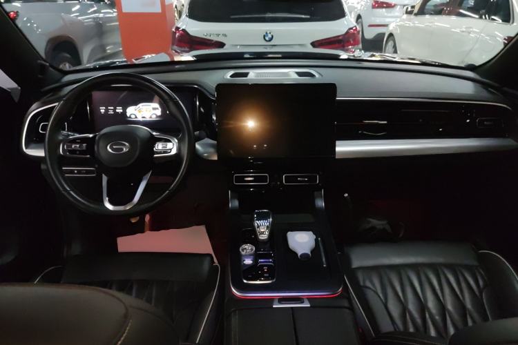 Used GAC Trumpchi GS8 2022 Linghang Series 2.0 TGDI Two-Wheel-Drive Luxury Smart Connectivity Version (7 Seats) Center Console