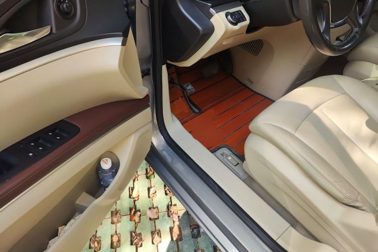 Used Buick GL8 2018 28T Luxury Model China VI Standard