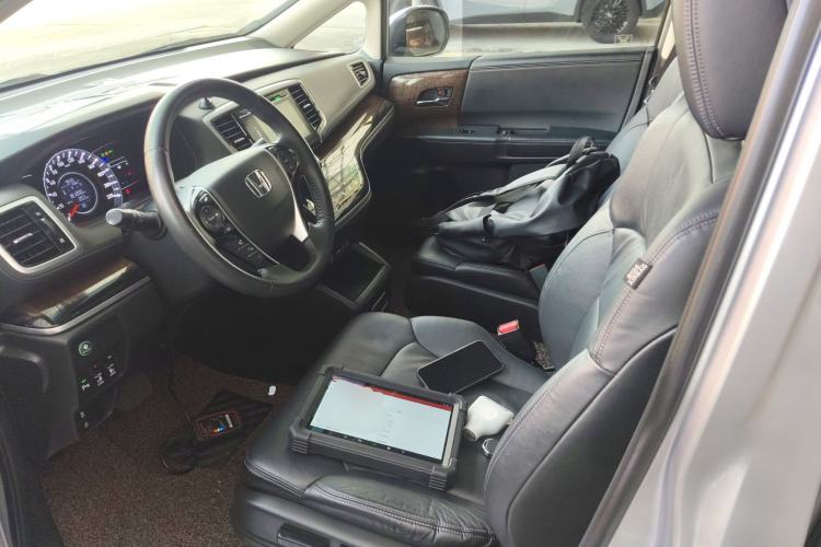 Used Honda Odyssey 2015 Updated Version 2.4L Smart Edition
