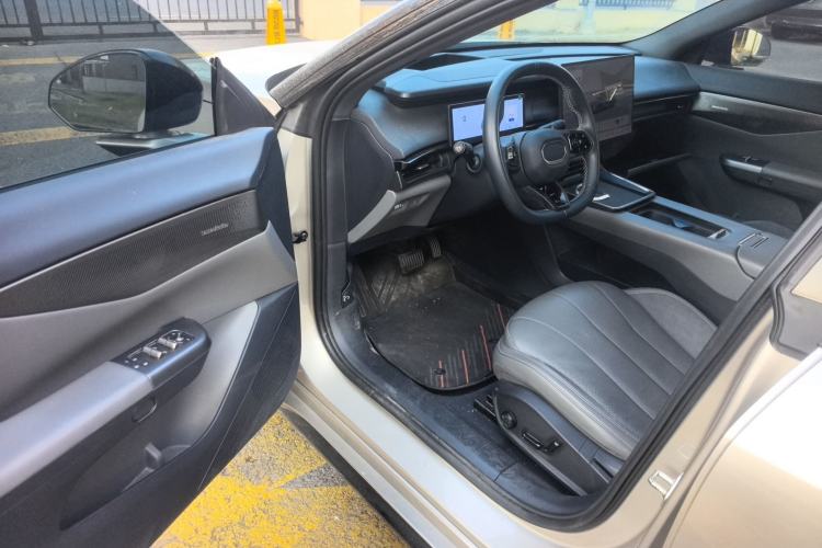 Used Lynk & Co 07 2024 EM-P 126 Long-Range Ultra