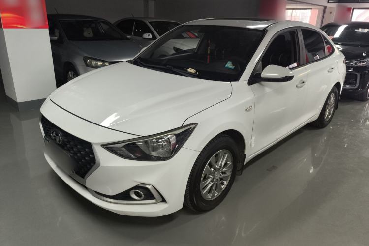 Used Hyundai Celesta 2017 1.6L Automatic Enjoyment Version GLS