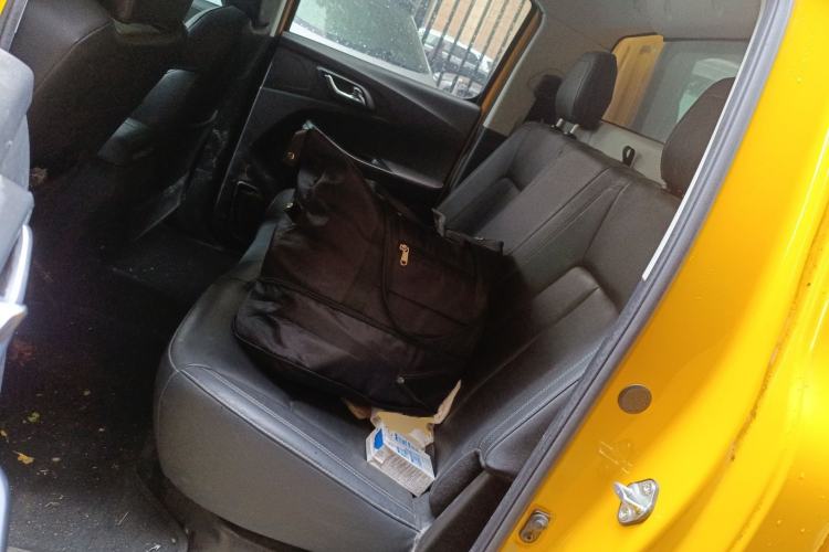 Used JMC Baodian 2020 2.5T Diesel Two-Wheel Drive Comfort Edition Standard Wheelbase JX4D25A6L Left Rear Seat