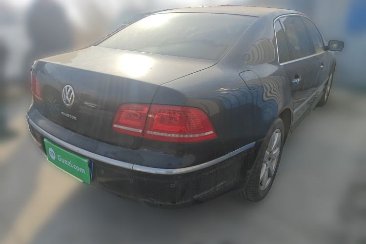 Used Volkswagen Phaeton 2011 3.6L V6 5-Seater Extended-Length Individual Edition Rear Right 45 Deg