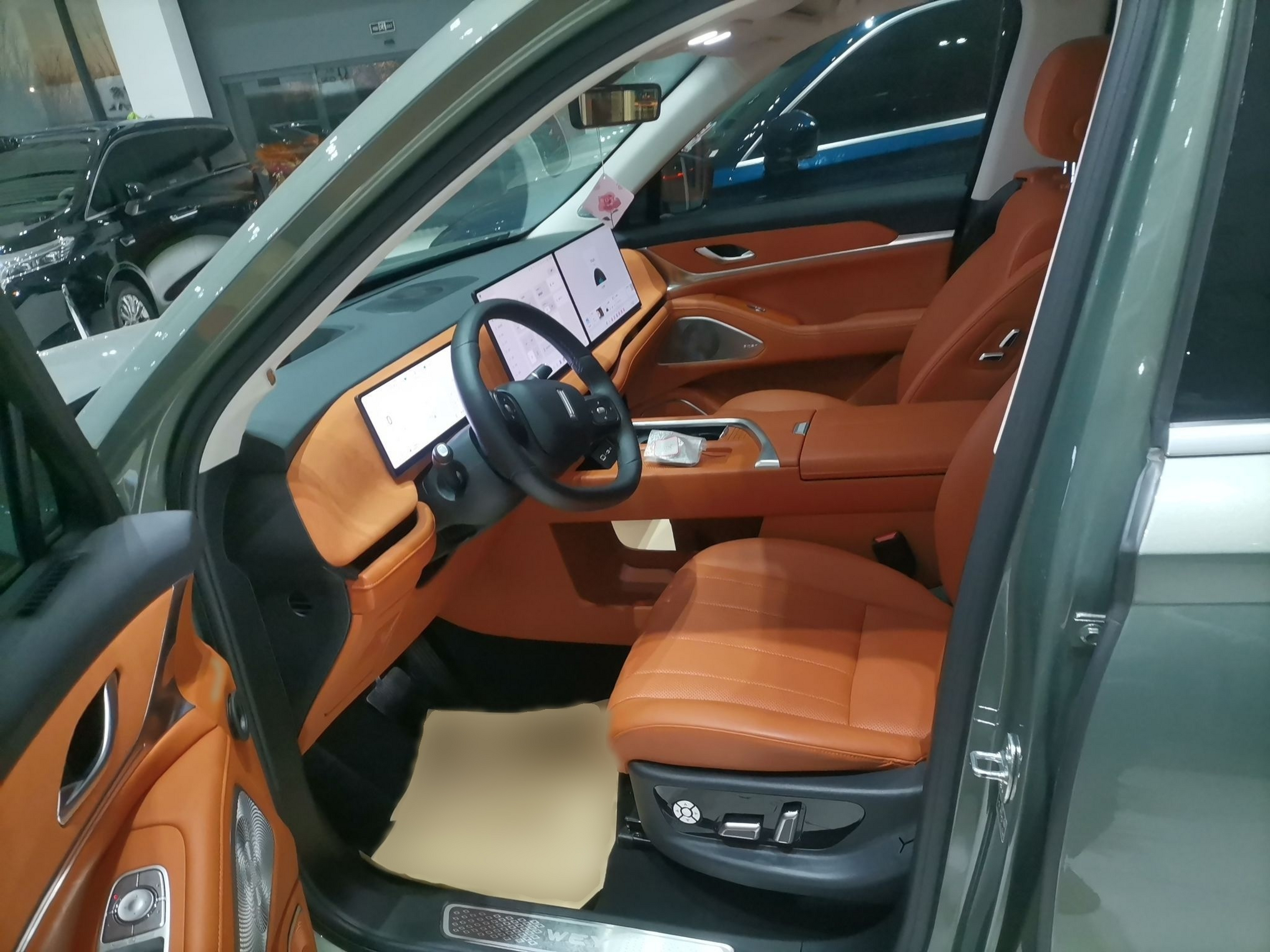 المقاعد الأمامية داخل السيارة