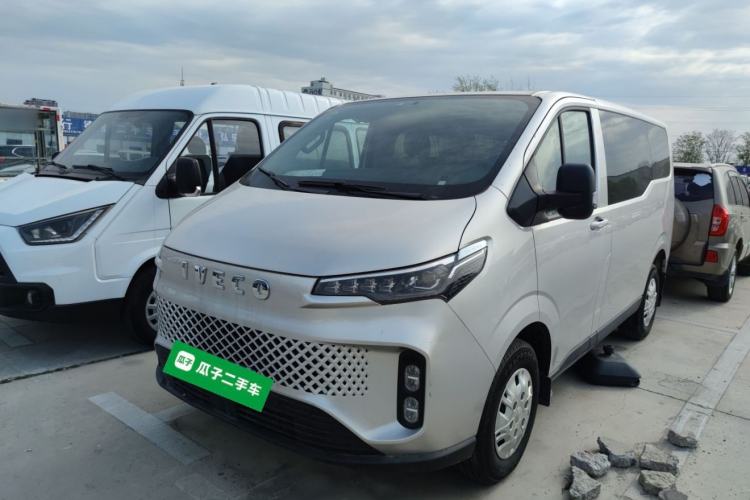 Used Iveco Fidato 2023 C30 Passenger Van 2.0T 93kW Manual Transmission Xingtu Edition Low Roof