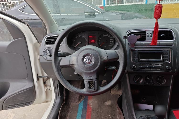 Used Volkswagen Polo 2013 1.6L Manual Comfort Edition
