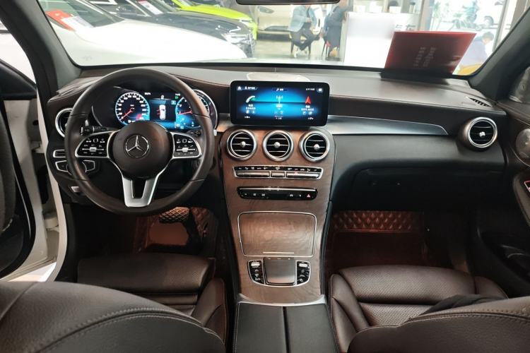 Used Mercedes-Benz GLC 2020 Facelift GLC 300 L 4MATIC Dynamic Edition
