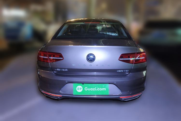 Used Volkswagen Magotan 2017 330TSI DSG Luxury Model Rear