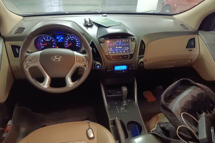 Used Hyundai ix35 2013 2.0L Automatic Two-Wheel Drive Smart GLS China IV Standard