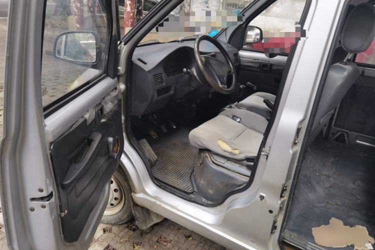 Used Wuling Rongguang 2011 1.2L Base Version
