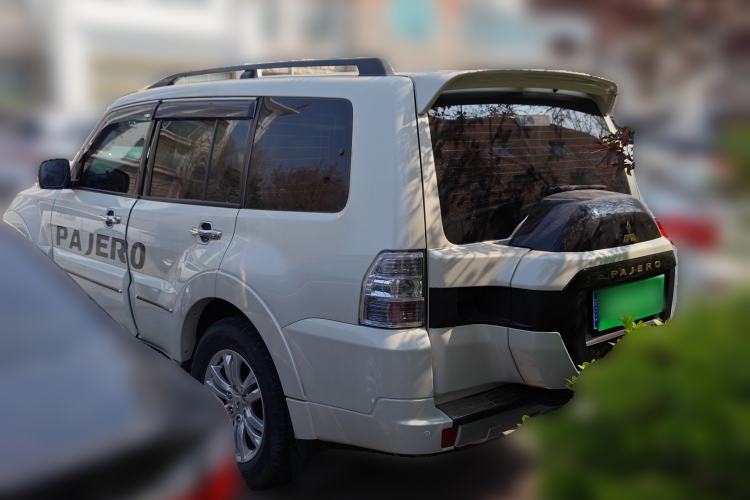 Used Mitsubishi Pajero 2019 V97 3.8L 5-Door GLS Sunroof Dual Differential – Middle East