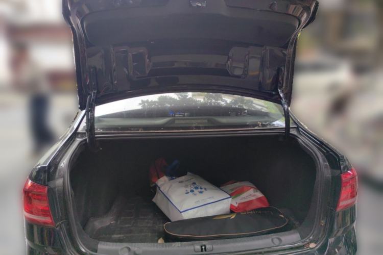 Used Volkswagen Lavida 2017 1.6L Automatic Fashion Edition
