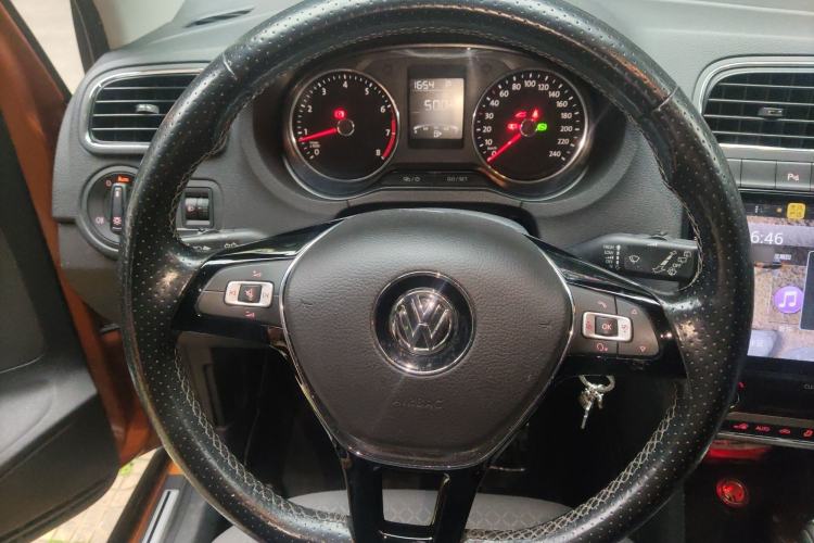 Used Volkswagen Polo 2016 1.6L Cross Polo Automatic
