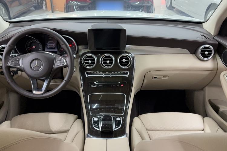 Used Mercedes-Benz GLC 2017 GLC 260 4MATIC Luxury Model