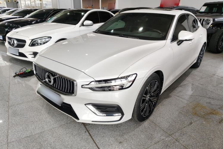 Used Volvo S60 2022 B4 Zhiyuan Luxury Edition