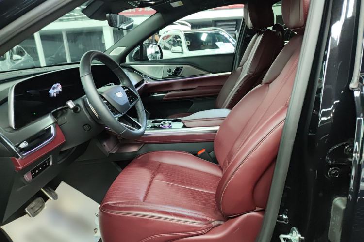 Used Cadillac XT5 2025 2.0T Platinum Edition
