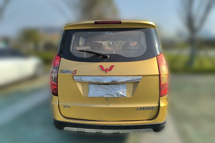 Used Wuling Hongguang 2013 1.5L S Comfort Model
