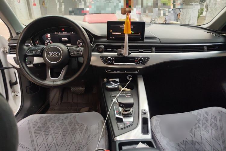 Used Audi A4L 2018 30th Anniversary Edition 40 TFSI Fashion Model
