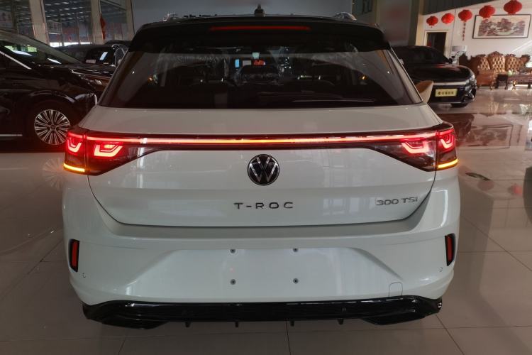 Used Volkswagen T-ROC 2025 Facelift Model 2 300TSI DSG Two-Wheel Drive Xingguang Edition
