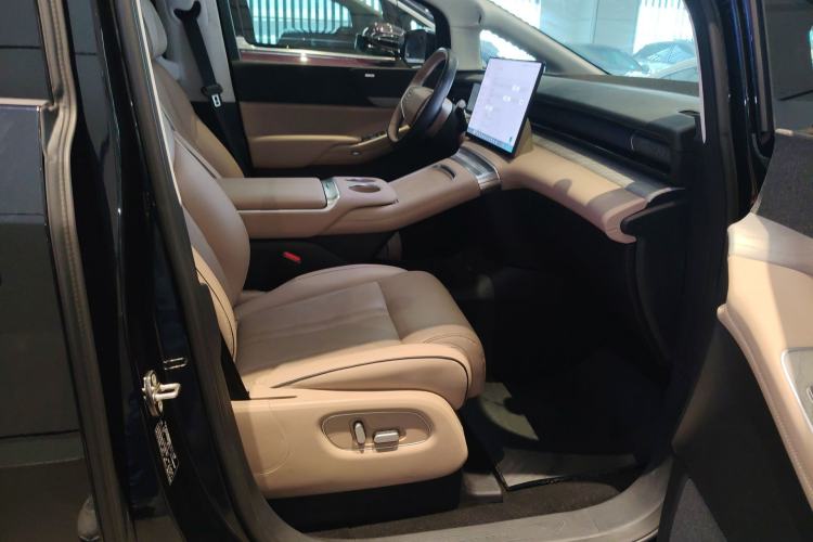 Used XPeng X9 2024 702 Ultra-Long Range Max