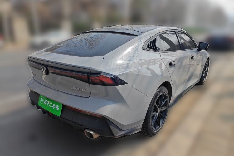 Used Changan UNI-V 2022 1.5T Prestige Version