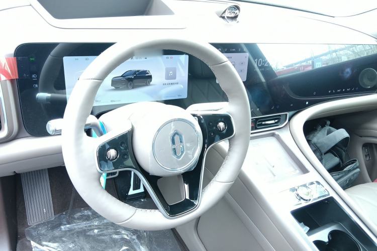 Used Hima AITO M9 2025 Extended-Range Ultra Version 52 kWh 6-Seater Steering Wheel