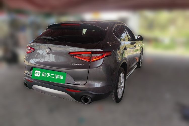 Used Alfa Romeo Stelvio 2017 2.0T 200HP Luxury Edition Rear Right 45 Deg