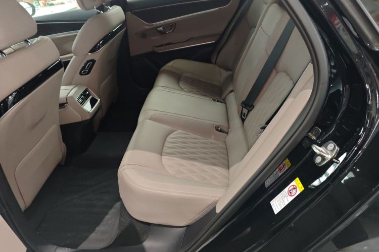 Used BYD Han 2025 EV with 701 km of Laser Radar-Enabled Intelligent Driving
