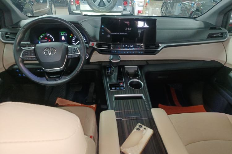 Used Toyota SIENNA 2021 2.5L Hybrid Premium Edition