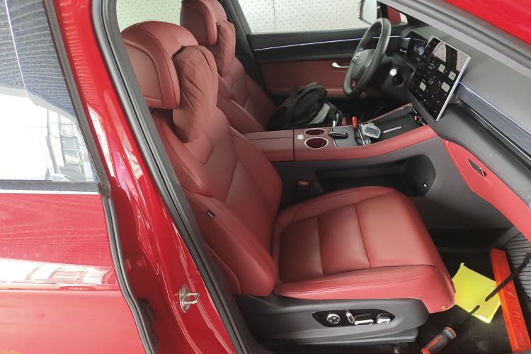 Used Hima AITO M5 2025 Extended-Range Ultra All-Wheel-Drive Version Right Front Seat