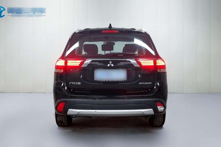 Used Mitsubishi Outlander 2017 2.0L Two-Wheel Drive Glory Edition 5 Seats