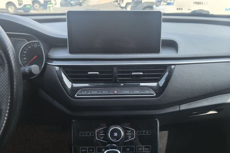 Used Hongqi H5 2019 30TD Dynamic Edition Audio And AC Panel