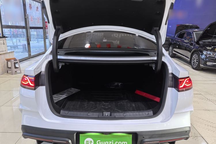 Used BYD Qin L 2024 DM-i 80KM Leading Model
