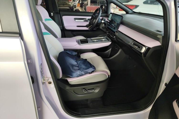 Used AION Y 2023 Plus 510 Tech Edition