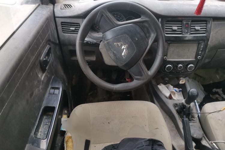 Used Wuling Rongguang V 2016 1.5L Standard Version
