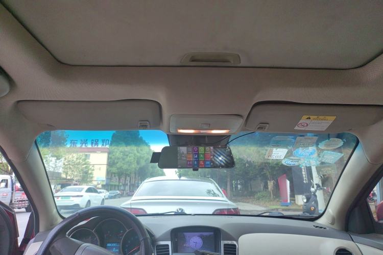 Used Chevrolet Cruze 2015 1.5L Classic SE MT Headliner