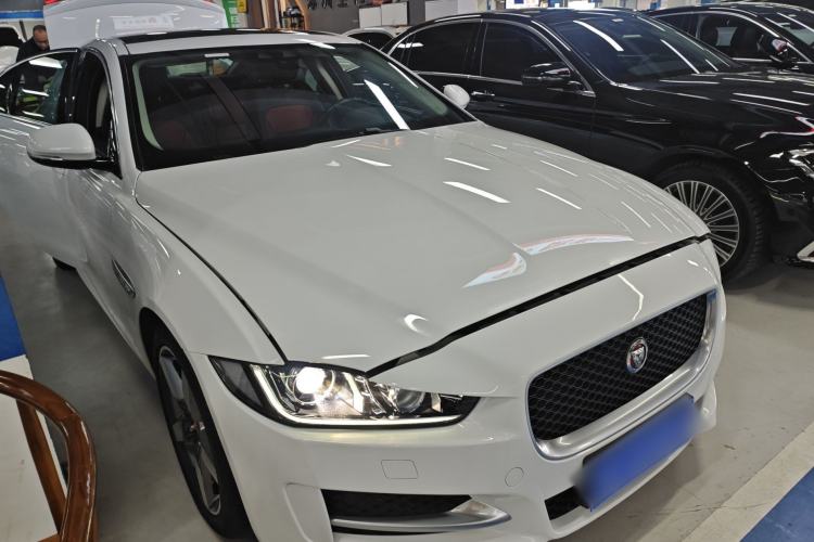 Used Jaguar XE 2015 2.0T 240 PS R-Sport
