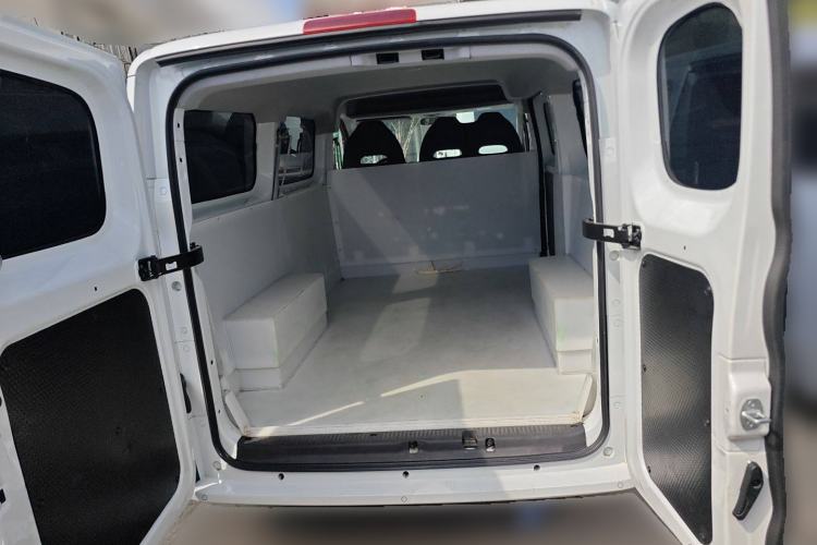 Used SAIC MAXUS Dana V1 2024 V1 Short Wheelbase Low-Roof Multi-Function Version (51 kWh)
