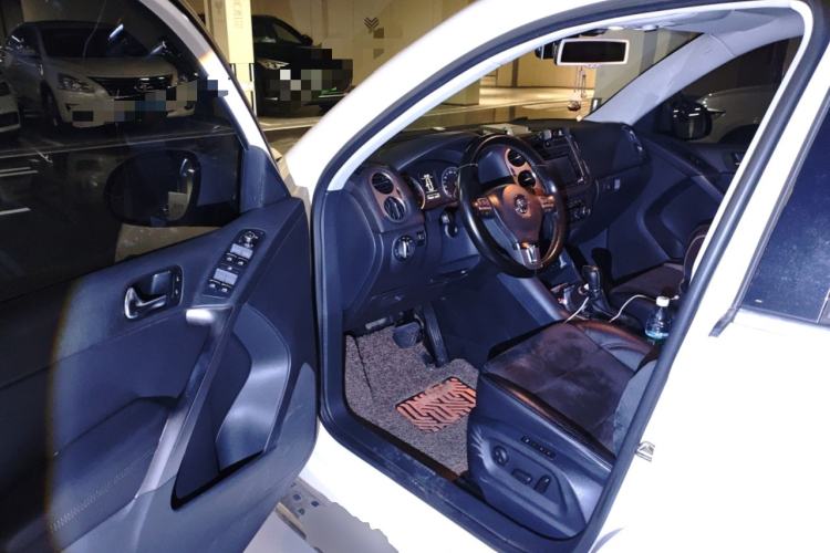 Used Volkswagen Tiguan 2012 2.0 TSI Automatic All-Wheel Drive Flagship Edition Driver Seat