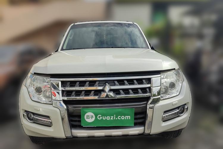 Used Mitsubishi Pajero 2015 3.0L Automatic Luxury Version China V Standard Exterior 1