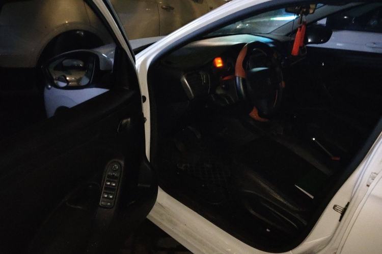 Used Peugeot 301 2014 1.6L Manual Comfort Edition
