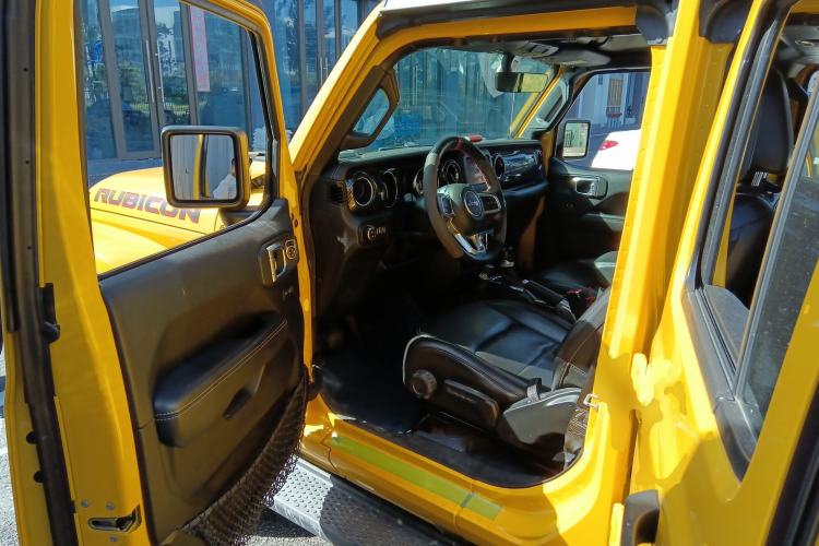 Used Jeep Wrangler 2019 2.0T Sahara Four-Door Version China VI Emission Standard Driver Seat